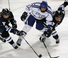 开云体育登录-绿茵双城记，内马尔领军破局，希腊军团轻取黄色潜水艇