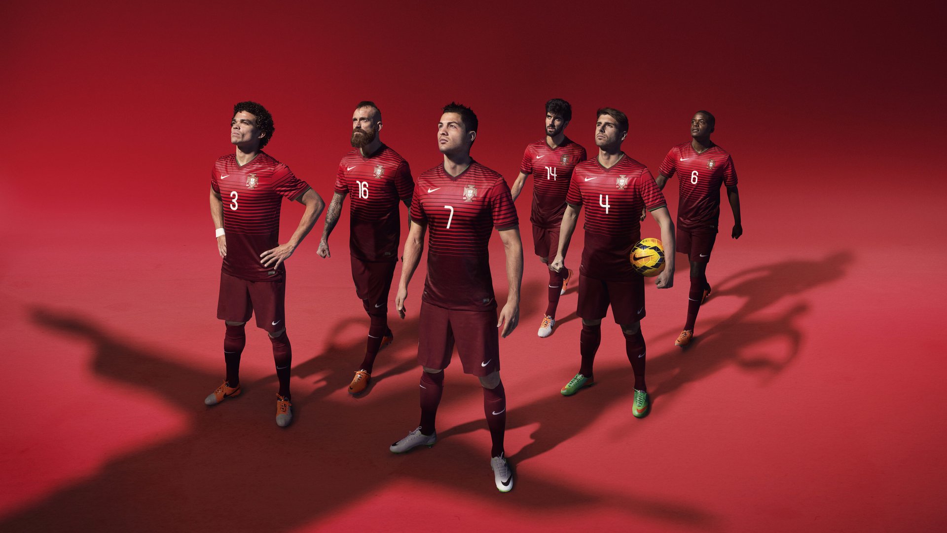 赛道与球场，班凯罗的杀伤力与F1新赛季的揭幕之夜