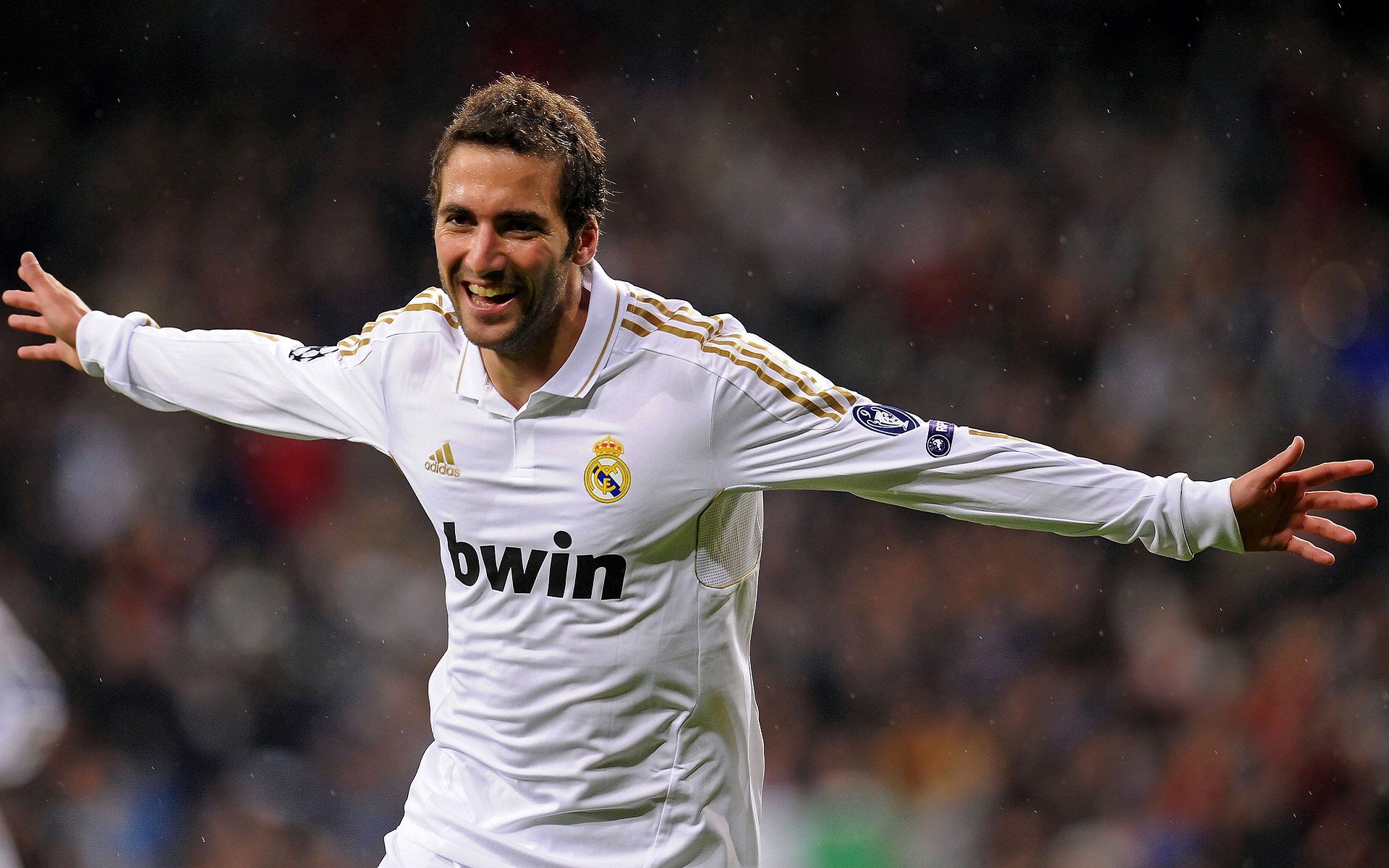 拉什福德闪耀全场，伊朗绝境逢生力克尼日利亚